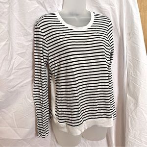 Zara French navy striped tee L fits like M